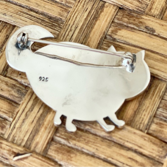 Sterling Fat Cat Brooch with Heart Accents - Picture 8 of 10